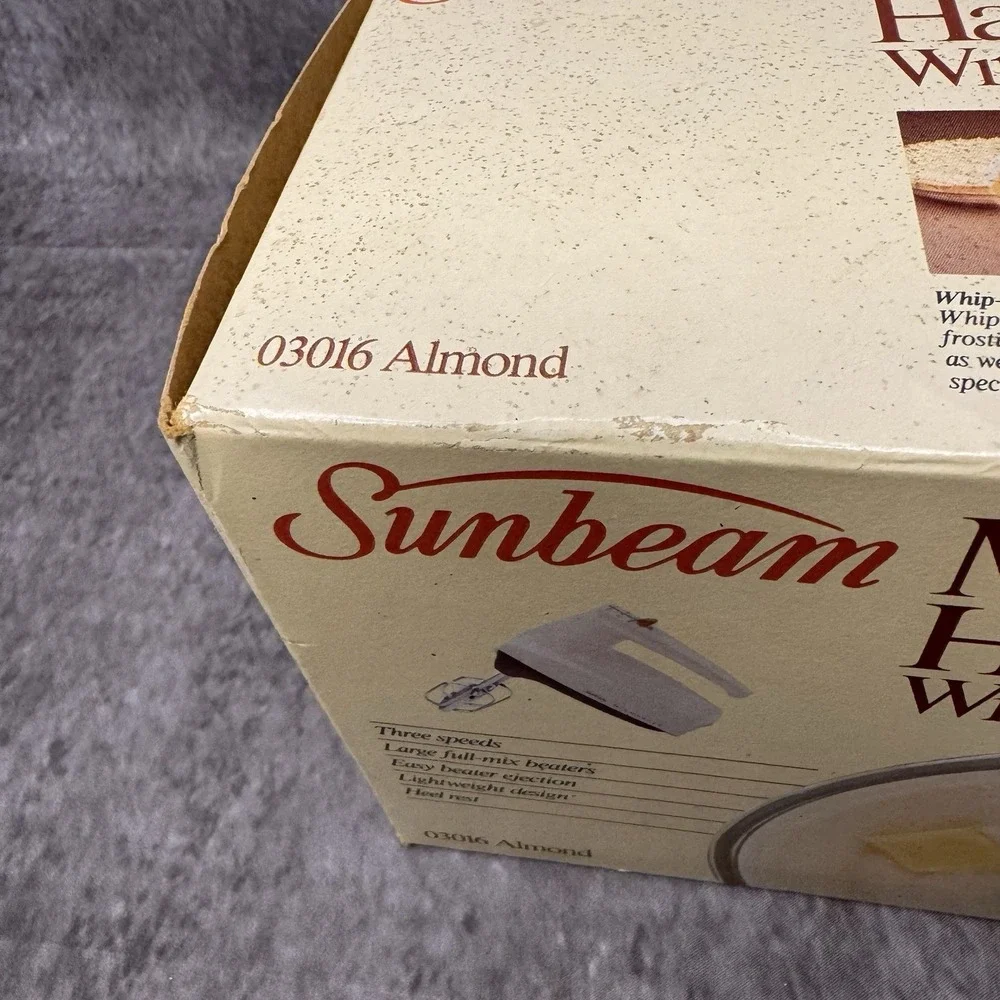 NOS Vintage 1983 Sunbeam Mixmaster Hand Mixer 3 Speeds Almond 03016